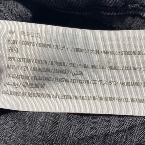 Abercrombie & Fitch 90s Relaxed Cut Off High Rise Black Denim Shorts Size 27 - Picture 14 of 14